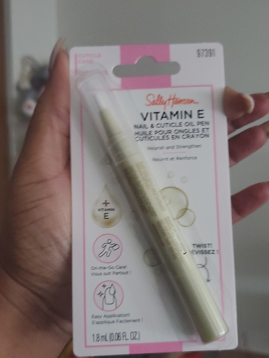 Sally Hansen Other - Sally Hansen Vitamin E Nail & Cuticle Oil Pen